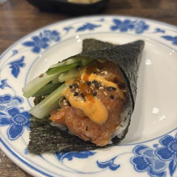 Lin's Garden - H2. Spicy Tuna Handroll - Japanese Near Me - Roseville, California