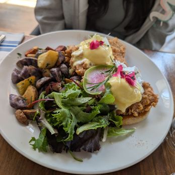 Lapisara Eatery - Fried Chicken Benedict - Breakfast & Brunch Near Me - San Francisco, California Lapisara Eatery - Fried Chicken Benedict - Breakfast & Brunch Near Me - San Francisco, California