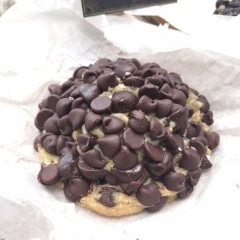 Gideon's Bakehouse - Original Chocolate Chip Cookie - Bakeries Near Me - Orlando, Florida