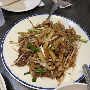 Yi Xin Cafe - Beef chow fun - Hong Kong Style Cafe Near Me - Honolulu, Hawaii Yi Xin Cafe - Beef chow fun - Hong Kong Style Cafe Near Me - Honolulu, Hawaii