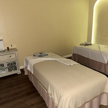 Hannah Wellness Spa - I side the couples room - Massage Therapy Near Me - San Diego, California Hannah Wellness Spa - I side the couples room - Massage Therapy Near Me - San Diego, California
