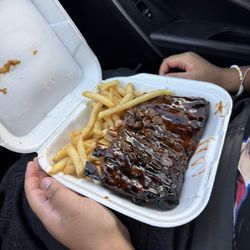 La Granja - BBQ Ribs with french fries