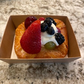 Tous Les Jours - Fruit tart - Coffee & Tea Near Me - Westminster, Colorado