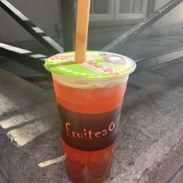 Medium Pomegranate Green Tea with Tapioca Medium Pomegranate Green Tea with Tapioca