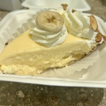 Stillwell's Bakery & Cafe - Banana Cream Pie - Bakeries Near Me - Wailuku, Hawaii Stillwell's Bakery & Cafe - Banana Cream Pie - Bakeries Near Me - Wailuku, Hawaii
