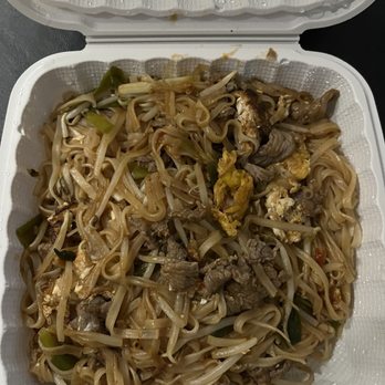 Thai Issan Cuisine - Beef Pad Thai - Thai Near Me - Honolulu, Hawaii Thai Issan Cuisine - Beef Pad Thai - Thai Near Me - Honolulu, Hawaii