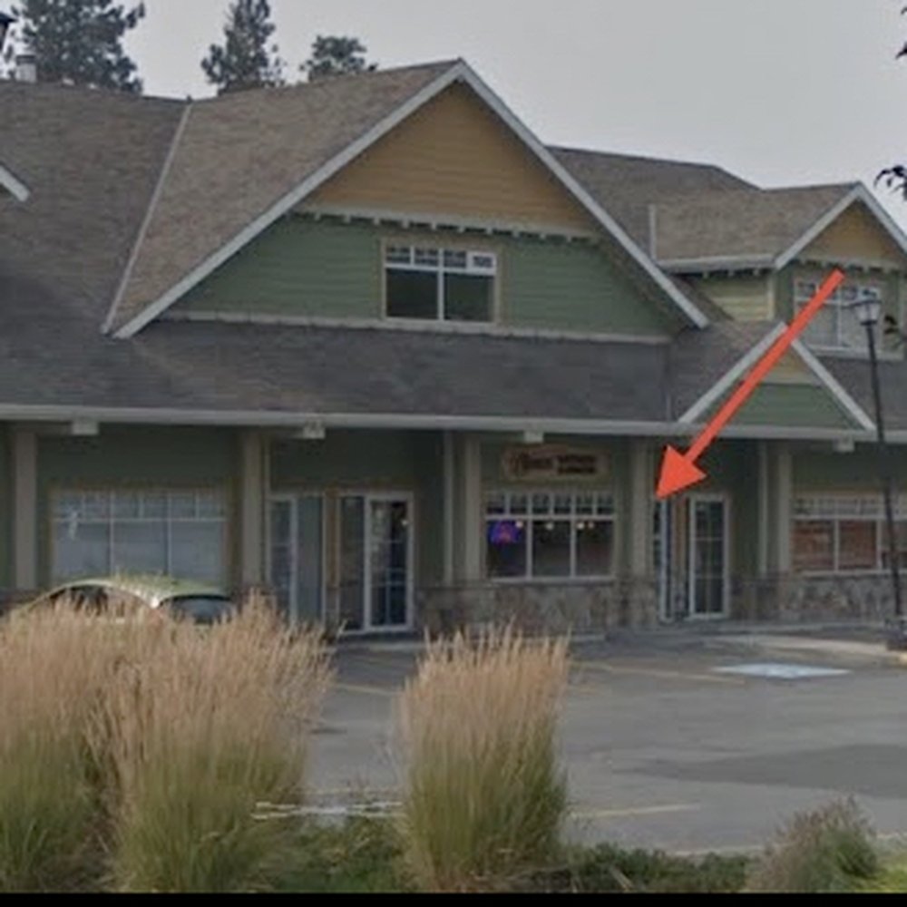 Robyn Jones Skin Care Studio - Amazing Glenmore Location. Entrance marked with an arrow. - Skin Care Near Me - Kelowna, British Columbia Robyn Jones Skin Care Studio - Amazing Glenmore Location. Entrance marked with an arrow. - Skin Care Near Me - Kelowna, British Columbia