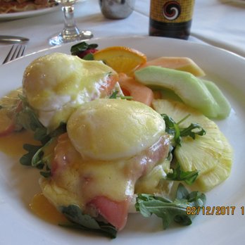 Atwater's Restaurant - eggs benedict with lox and arugola - New American Near Me - Geneva, Illinois