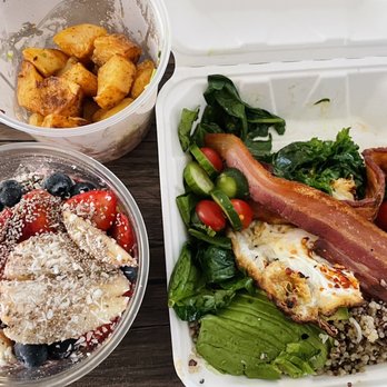 Cafe Madeline - Brekkie Bowl (to the right) with bacon and crispy eggs & brioche / Madeline Dragon Smoothie Bowl (bottom left) / Potatoes (upper left) - Breakfast & Brunch Near Me - Brooklyn, New York