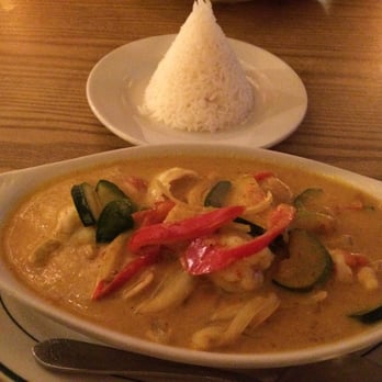 Thai Golden - Yellow curry w/ shrimp and rice - Thai Near Me - Carmel, New York
