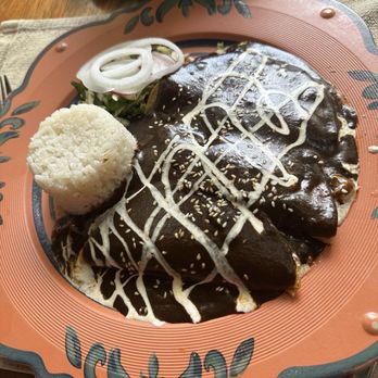 El Meson del Marques - Mole enchiladas - Mexican Near Me - Valladolid, YUC El Meson del Marques - Mole enchiladas - Mexican Near Me - Valladolid, YUC