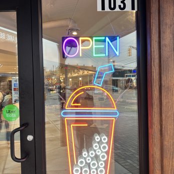 Harmony Tea Shoppe - Cute sign outside - Bubble Tea Near Me - Indianapolis, Indiana
