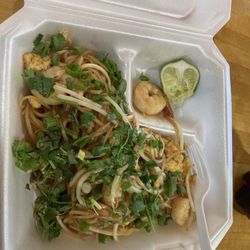 Bangkok Thai Cuisine - Shrimp Pad Thai