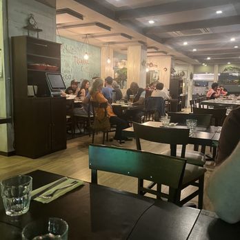 Mama Eat - Pizza Near Me - Naples, NA