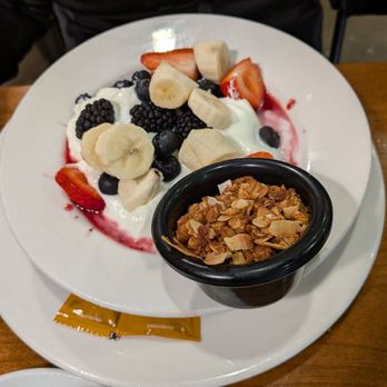 Sunrise Bistro - Berry Banana Bowl - Breakfast & Brunch Near Me - Walnut Creek, California Sunrise Bistro - Berry Banana Bowl - Breakfast & Brunch Near Me - Walnut Creek, California