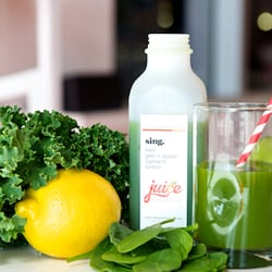 Sing. [spinach, kale, green apple, lemon]