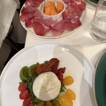 Alfredo alla Scrofa - Burrata and ham with cantaloupe - Italian Near Me - Rome, RM Alfredo alla Scrofa - Burrata and ham with cantaloupe - Italian Near Me - Rome, RM