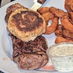 Hull Street Blues Cafe - Surf & Turf with crab cake entree
