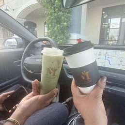 Large iced Matcha Latte 抹茶拿铁 Cappuccino- half and half, no sugar..