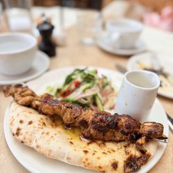 Great White Melrose - Chicken kabob