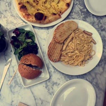 Freesoulcaffe - Truffle burger (4/5), vegan chicken Alfredo (4/5), potato pizza (5/5) yum!! - Vegan Near Me - Tustin, California Freesoulcaffe - Truffle burger (4/5), vegan chicken Alfredo (4/5), potato pizza (5/5) yum!! - Vegan Near Me - Tustin, California