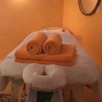 Healing Kneads - Comfort oasis - Massage Therapy Near Me Healing Kneads - Comfort oasis - Massage Therapy Near Me