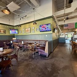 Strandhill Public - Interior
