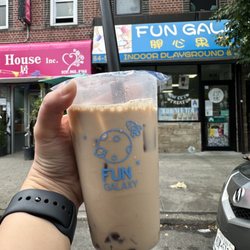 Fun Galaxy - Milk tea (light sugar) with red bean!
