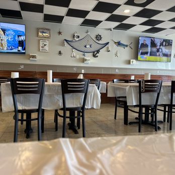 King Crab Paradise - Seating area 1 - Seafood Near Me - Arlington, Texas King Crab Paradise - Seating area 1 - Seafood Near Me - Arlington, Texas