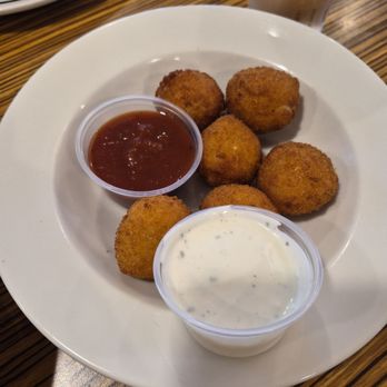 IHOP - Mac and cheese bites with ranch and marinara sauce - Breakfast & Brunch Near Me - Kahului, Hawaii