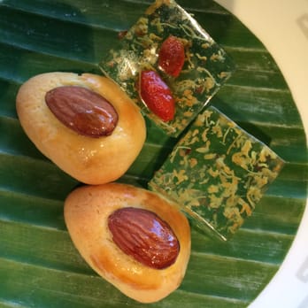 M Bar - dim sum set lunch dessert.  yummmmmmmm - Bars Near Me - Hong Kong, HK