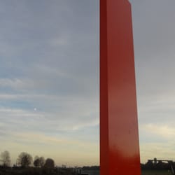 Rheinorange - Im Hintergrund: Die Ruhr