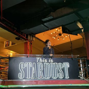 Ellen's Stardust Diner - Diners Near Me - New York, New York