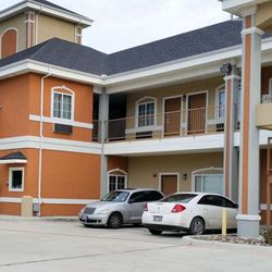 Studio 6 - exterior