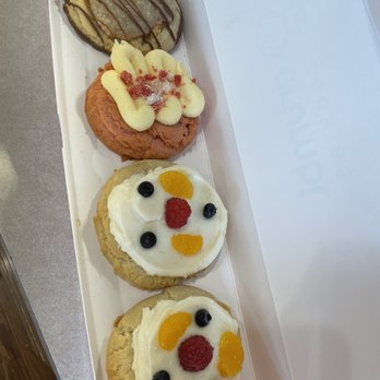 Crumbl - Derby - Bakeries Near Me - Derby, Kansas