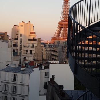 Maison FL - View of the Eiffel Tower from our floor - Hotels Near Me - Paris, 75