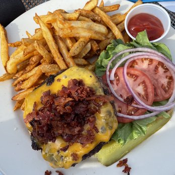 Manning's Restaurant - Cheese burger with candied bacon - American Near Me - Clayton, North Carolina