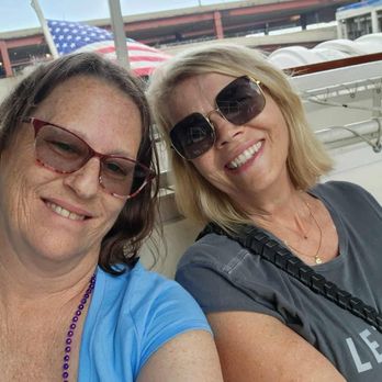 Chicago River Boat Architecture Tours - Friends - Architectural Tours Near Me - Chicago, Illinois