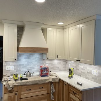 Premier Kitchens and Cabinets - Natural hickory and painted white kitchen cabinets - Cabinetry Near Me - Beaverton, Oregon Premier Kitchens and Cabinets - Natural hickory and painted white kitchen cabinets - Cabinetry Near Me - Beaverton, Oregon