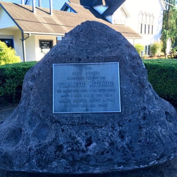 Willamette Meteorite - The original marker in Old Willamette - Local Flavor Near Me - West Linn, Oregon