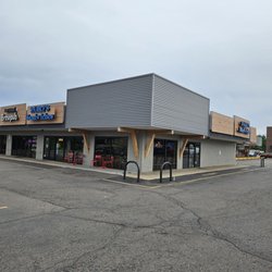Snarf's Sandwiches - Occupies corner of strip mall next to 7-Eleven
