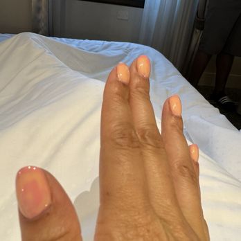 Da Vinci Nails Spa - Nails changing colors after 2 days - Nail Salons Near Me - Boynton Beach, Florida