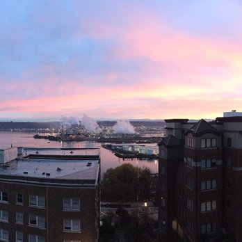 Bella On Broadway - Fall on the sound - Apartments Near Me - Tacoma, Washington