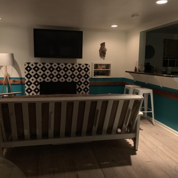 Cambria Beach Lodge - Hotels Near Me - Cambria, California