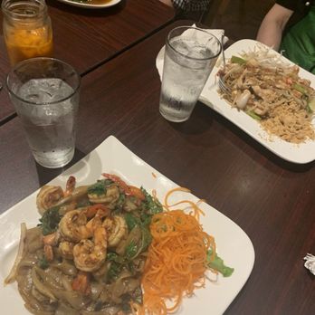 Lucky Thai Restaurant - Thai Near Me - Falls Church, Virginia Lucky Thai Restaurant - Thai Near Me - Falls Church, Virginia