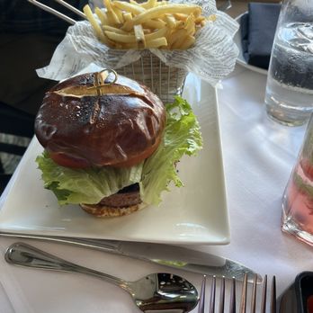 Peohe's - Peohe 's Sirloin Burger - Seafood Near Me - Coronado, California