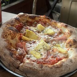 Balboa Pizzeria - Hawaiin Pizza