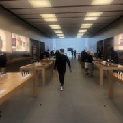 Apple - shop River Park Square - Apple Store - Apple