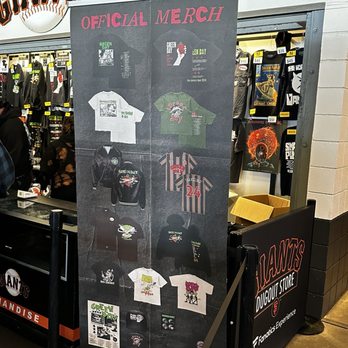 Oracle Park - Line for merch - Stadiums & Arenas Near Me - San Francisco, California Oracle Park - Line for merch - Stadiums & Arenas Near Me - San Francisco, California