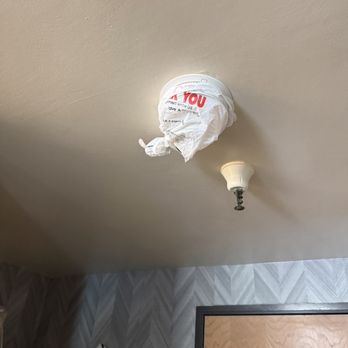 Lighthouse Hotel - Covered smoke detector- safety issue ?!? - Hotels Near Me - Pacifica, California Lighthouse Hotel - Covered smoke detector- safety issue ?!? - Hotels Near Me - Pacifica, California
